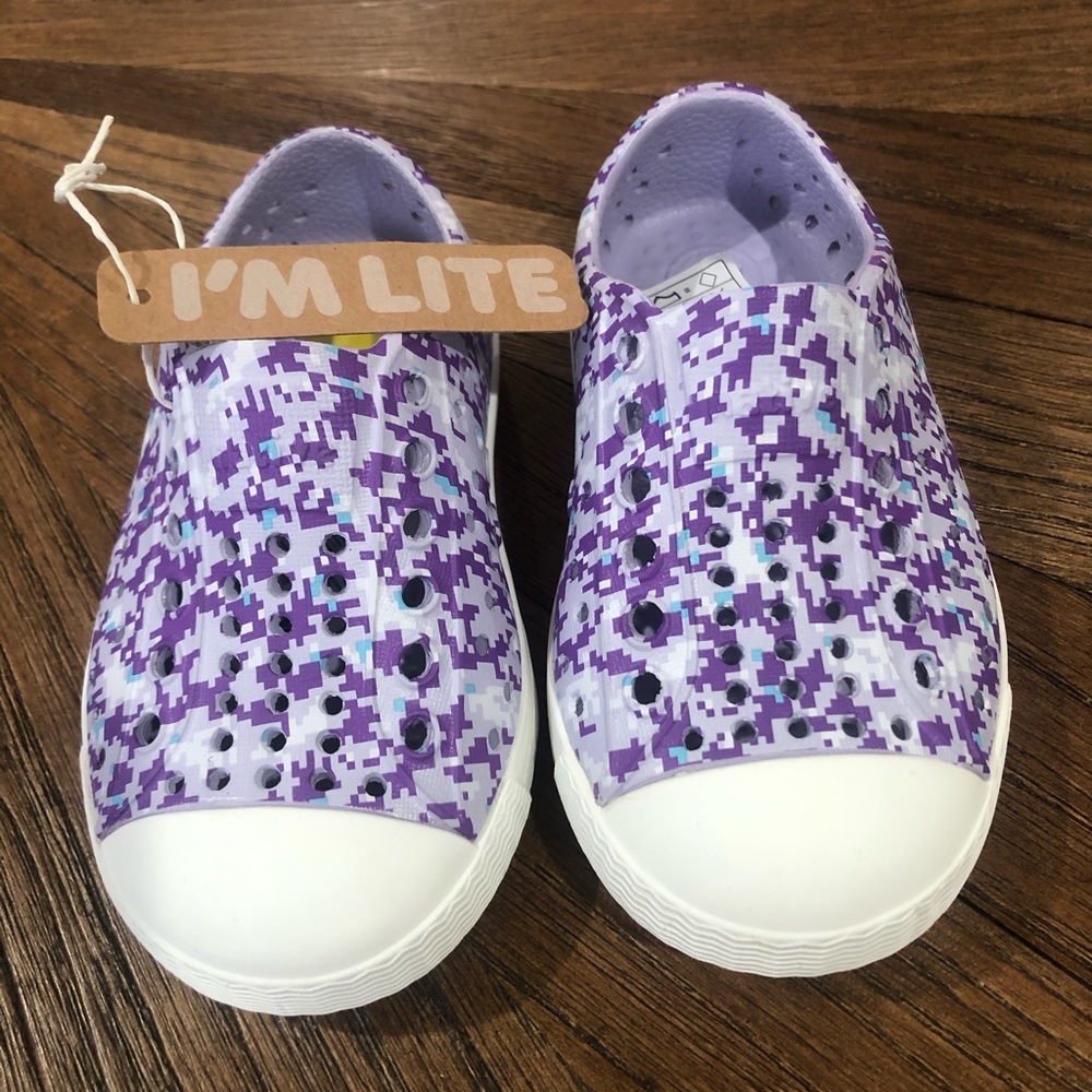 NWT Native Shoes Jefferson digital c5